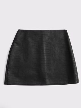 Abercrombie & Fitch Women’s Scarlett Vegan Leather Mini Skort Medium black NWT